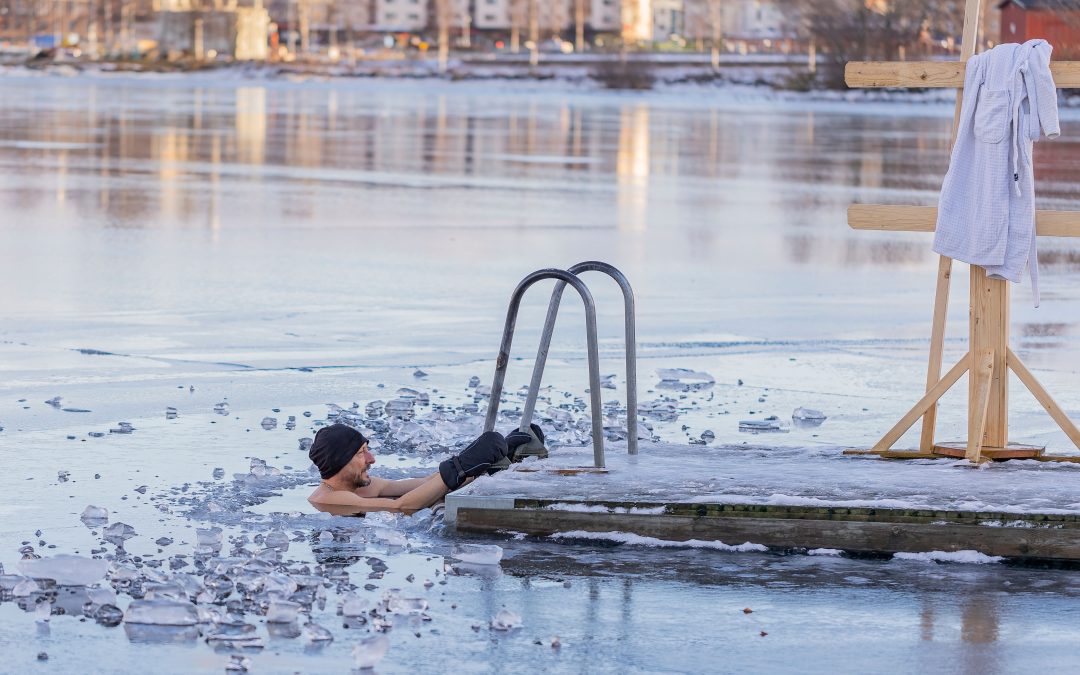 Cold Plunges: Exploring the Benefits of Cold Water Therapy